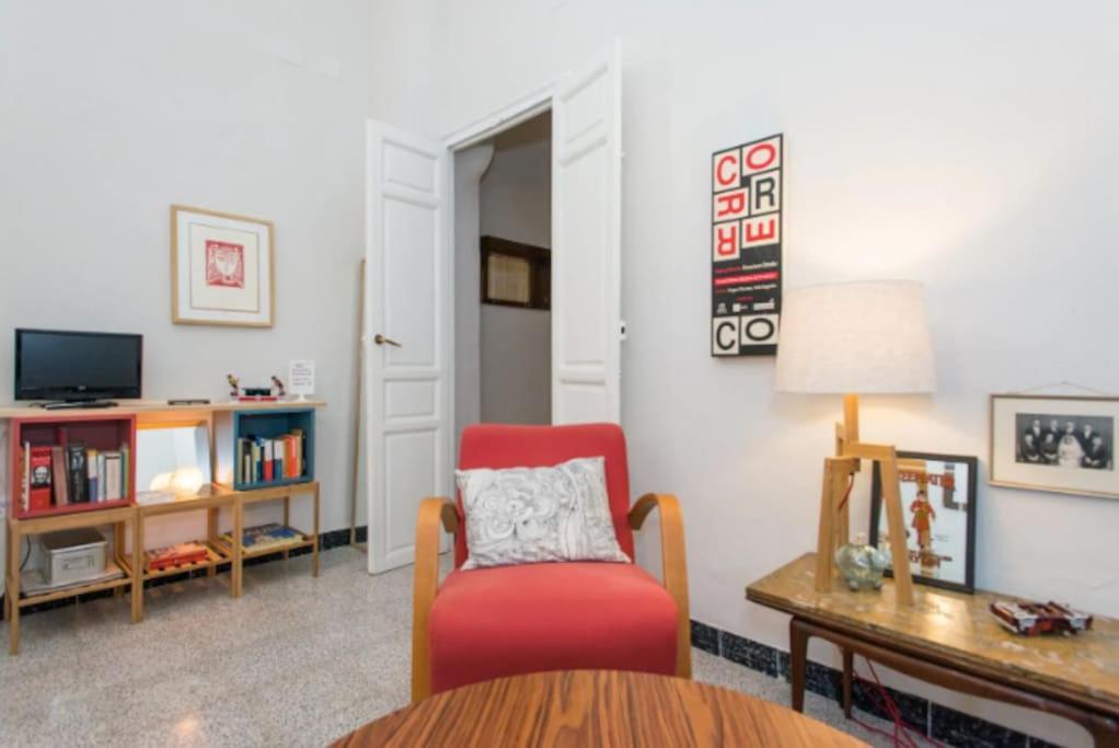 Casa Pepita: Vintage Spirit In The Old Town * Sevilha