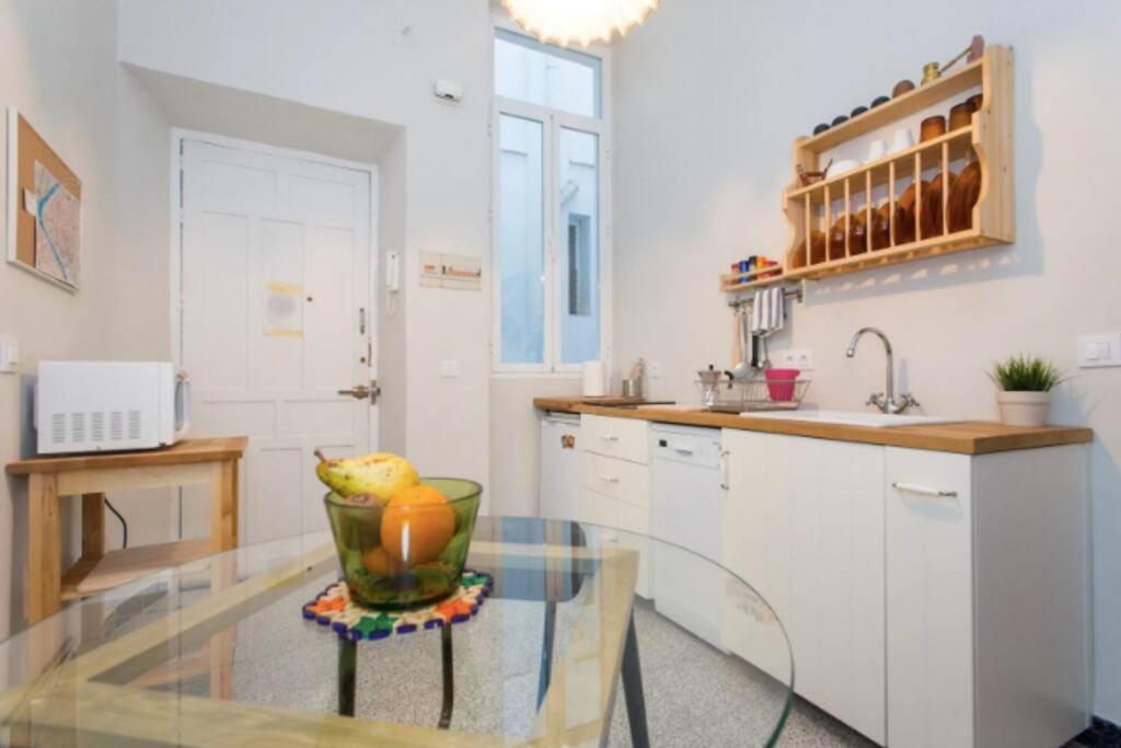 Casa Pepita: Vintage Spirit In The Old Town Sevilha